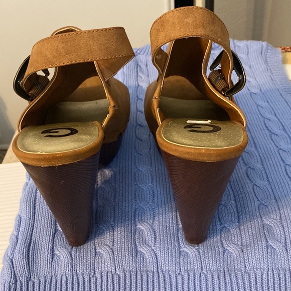 G by guess open toe clogs - Picture 3 of 6